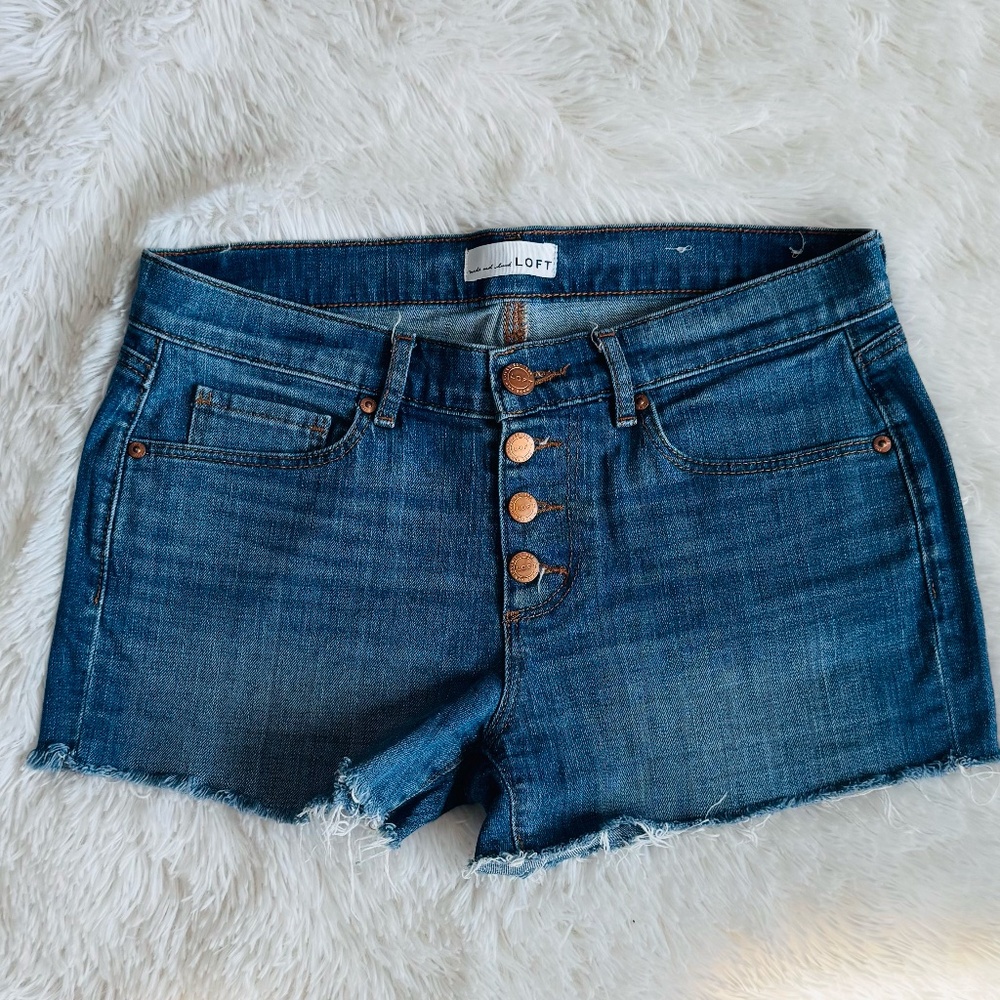 LOFT High Rise Frayed Cut Off Denim Shorts in Staple Mid Indigo Wash 27